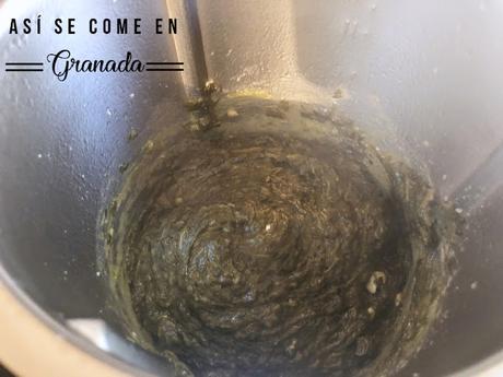 Espinacas a la crema con huevo escalfado