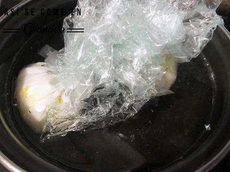 Espinacas a la crema con huevo escalfado