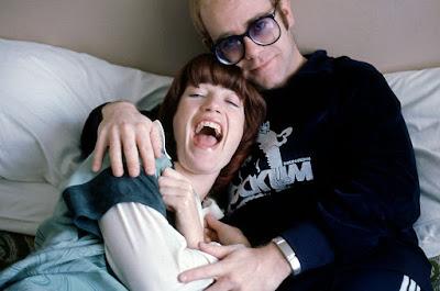 Elton John & Kiki Dee - Don't go breaking my heart (1976)