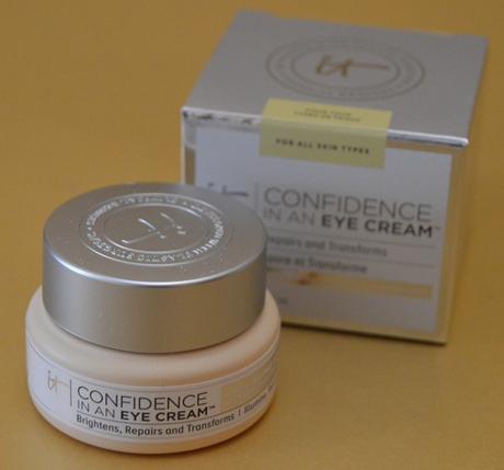 “Confidence in a Cream” de IT COSMETICS – la crema facial hidratante y el contorno de ojos