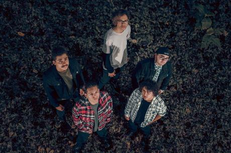 Sin Dicción lanza ‘S.A.M.’, una canción visceral que expone los daños de una relación fallida