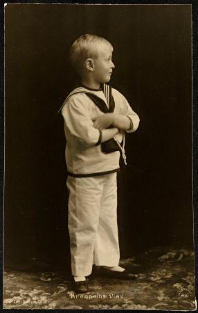 Kronprins_Olav,_1907_(6812750410) Olaf V de Noruega