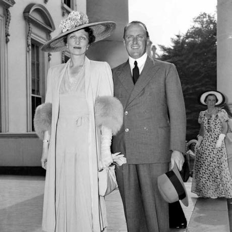 20b890085a4460b42d91288909ab60bc Olaf V de Noruega