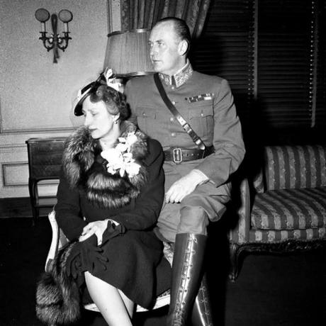 37795937879e12683fc6979b32192c87 Olaf V de Noruega