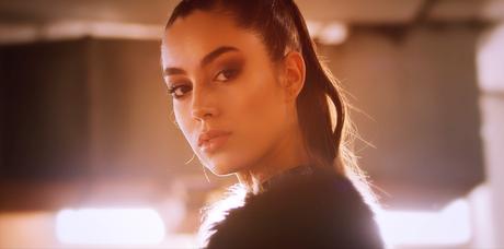 La cantante colombiana ERII estrena ‘Ven’, una canción de empoderamiento y actitud