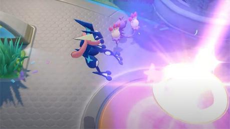 Greninja anota un go en Pokémon Unite