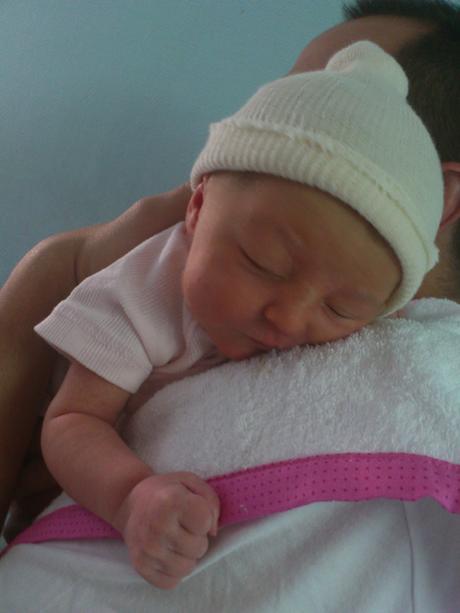 Cuando tu hijo nace con bajo peso, pierde peso, y lo ingresan. Cuando tu hijo nace con bajo peso, pierde peso, y lo ingresan.