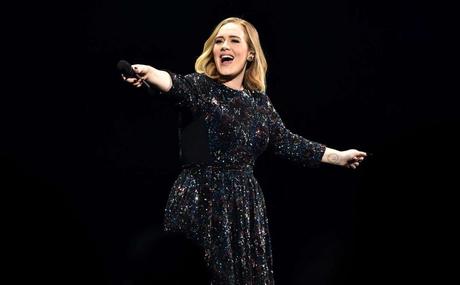 Adele lanza su single de regreso “Easy On Me”