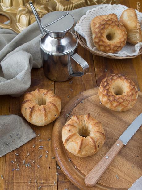 Mini Bundt Cakes de lavanda y aceite de oliva