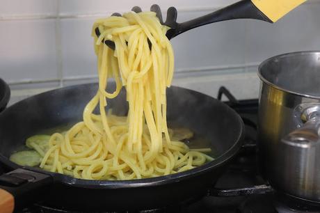 Cómo hacer Spaghetti alla Nerano, la receta de espaguetis a la Nerano del chef Ciro Cristiano del restaurante Belmondo Cómo hacer Spaghetti alla Nerano, la receta de espaguetis a la Nerano del chef Ciro Cristiano del restaurante Belmondo