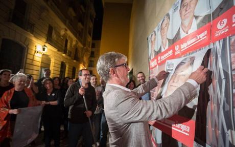 Pancartas electorales vs comunicación digital Pancartas electorales vs comunicación digital