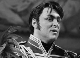 El-gran-tenor-Luciano-Pavarotti-8 Luciano Pavarotti