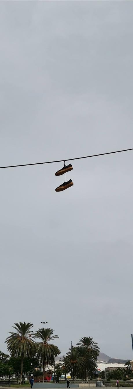 CORTAR LAS UÑAS A LA VIDA