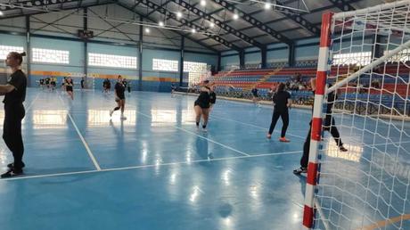 El arreón final no fue suficiente para el senior femenino quinteño