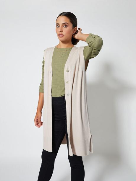 chalecos de punto tendencias moda cómoda