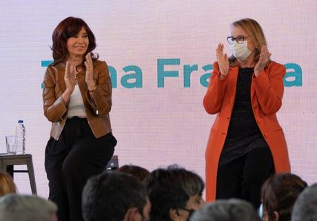 CFK, EL DESPRECIO Y SU PREOCUPACIÓN POR LOS MEDIOS QUE LA AMARGAN Y LA PONEN HISTÉRICA