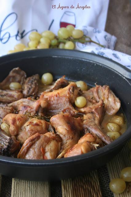 CONEJO CON SALSA DE UVAS