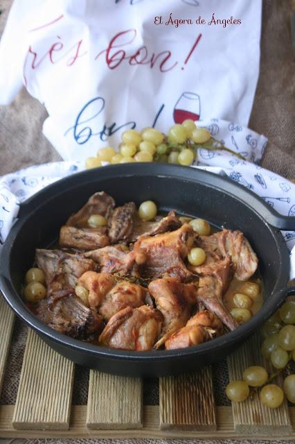 CONEJO CON SALSA DE UVAS