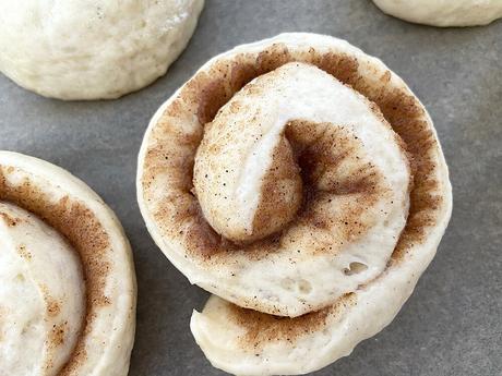 delikatissen small batch recipes small batch cinnamon rolls rollo de canela repostería con canela kanelsnegle Kanelkaka Kanelkage kanelgifler kanel ruller discos de canela cinnamon rolls cinnamon buns  