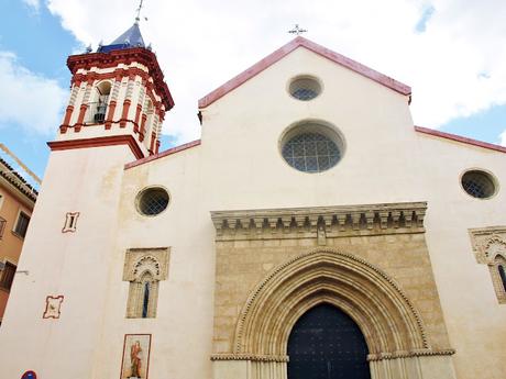 La Iglesia de San Román (2): la fachada principal y su torre.