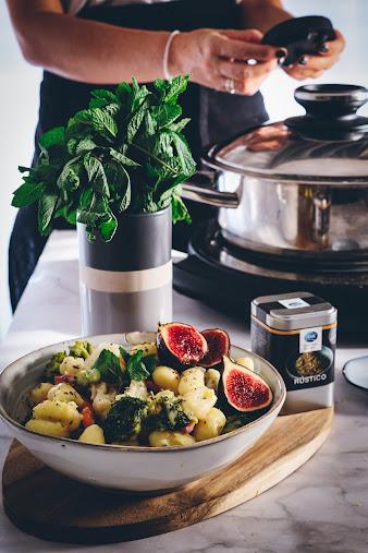 Ensalada templada de ñoquis y verduras . Sistema de Cocción AMC