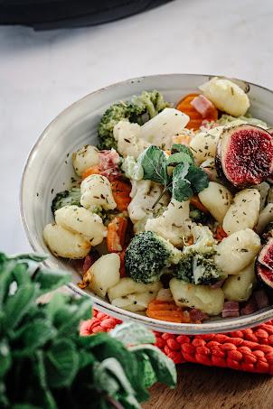 Ensalada templada de ñoquis y verduras . Sistema de Cocción AMC