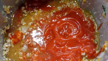 Salsa Boloñesa con Mambo Echamos el resto de los ingredientes y los cocinamos