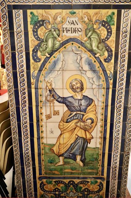 La Iglesia de San Román (17): los azulejos de los Santos.