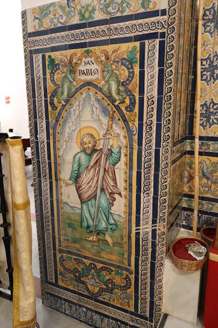 La Iglesia de San Román (17): los azulejos de los Santos.