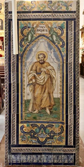 La Iglesia de San Román (17): los azulejos de los Santos.