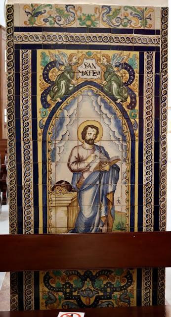 La Iglesia de San Román (17): los azulejos de los Santos.