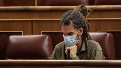 Batet cede a la presión del Supremo y retira el escaño a Alberto Rodríguez. Batet cede a la presión del Supremo y retira el escaño a Alberto Rodríguez.