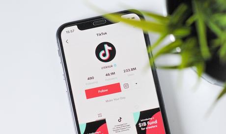 Advierten el aumento de casos de tics nerviosos entre usuarios de TikTok