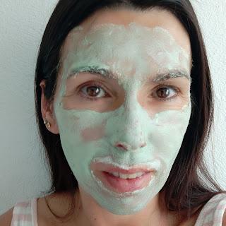 mascarillas superfood aplicada Cuidado facial de vuelta a casa: Mascarillas 13