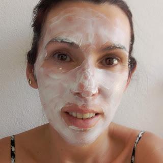 mascarilla chocolate puesta Cuidado facial de vuelta a casa: Mascarillas 07