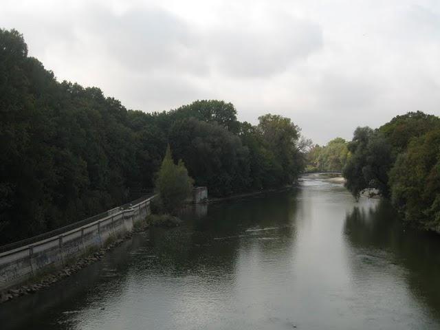 CALLEJEANDO EN MUNICH 2 : EL ISAR, MAX-JOSEPH PLATZ Y EL PALACIO RESIDENZ