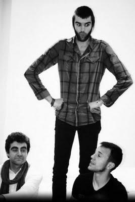 LOS GUAPOS / OJALÁ SE BESARAN