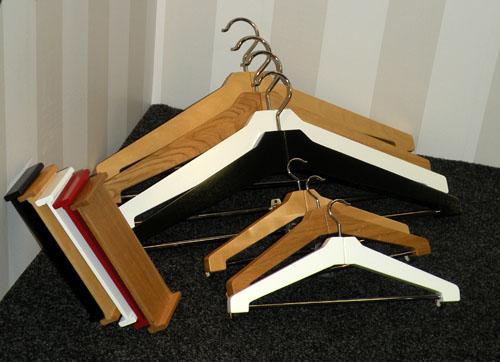Ingeniosa y elegante idea: Una percha como galán perchero