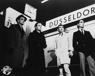 WOLFGANG FLÜR  -  KRAFTWERK  : YO FUI UN ROBOT