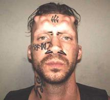 Detienen a un vampiro acusado de un triple asesinato.