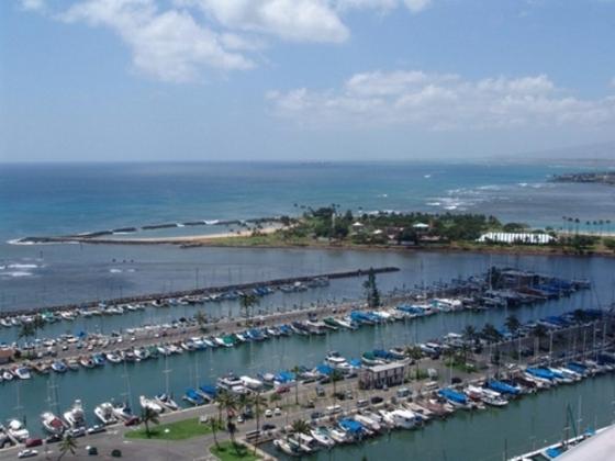 El swell mas grande de la decada golpea el South Shore de Oahu