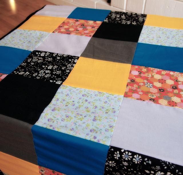 Diy: El colorido puff de Galiana Street