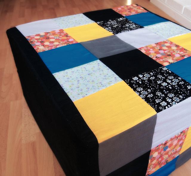 Diy: El colorido puff de Galiana Street