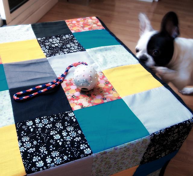 Diy: El colorido puff de Galiana Street