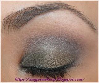 Look Otoñal Grisaceo Y Oliva