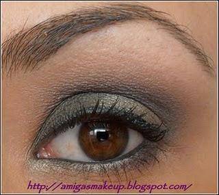 Look Otoñal Grisaceo Y Oliva