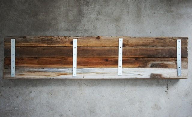 DIY: Banco con la madera de la valla de un jardín.