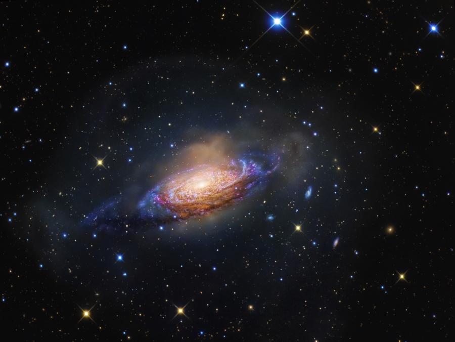 Imagen profunda de la galaxia NGC 3521
