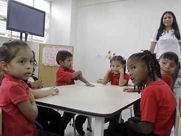 La patria está de fiesta porque sus niños regresaron  a clases