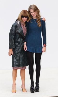 Sienna Miller, Anna Wintour, Poppy Delevigne y otras famosas en el desfile de Burberry Prorsum en Londres